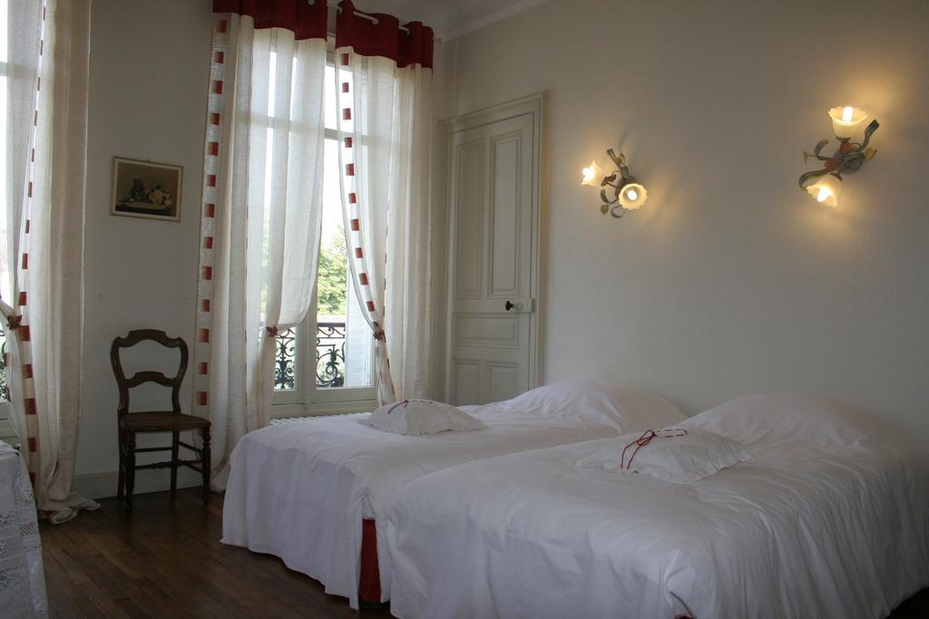 Chambre D'Hotes L'Ambroise Bed & Breakfast Troyes Exterior photo