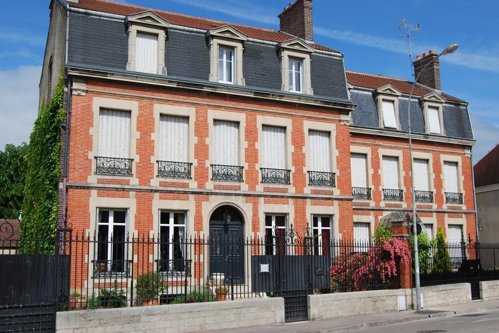 Chambre D'Hotes L'Ambroise Bed & Breakfast Troyes Exterior photo