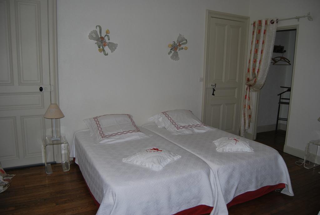 Chambre D'Hotes L'Ambroise Bed & Breakfast Troyes Room photo