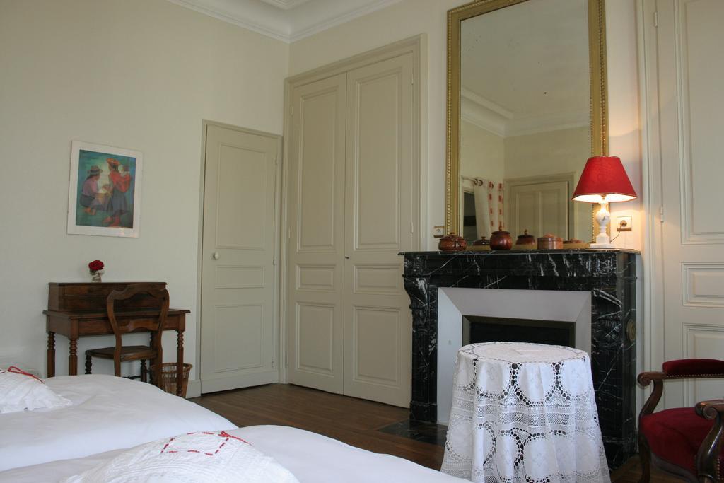 Chambre D'Hotes L'Ambroise Bed & Breakfast Troyes Exterior photo