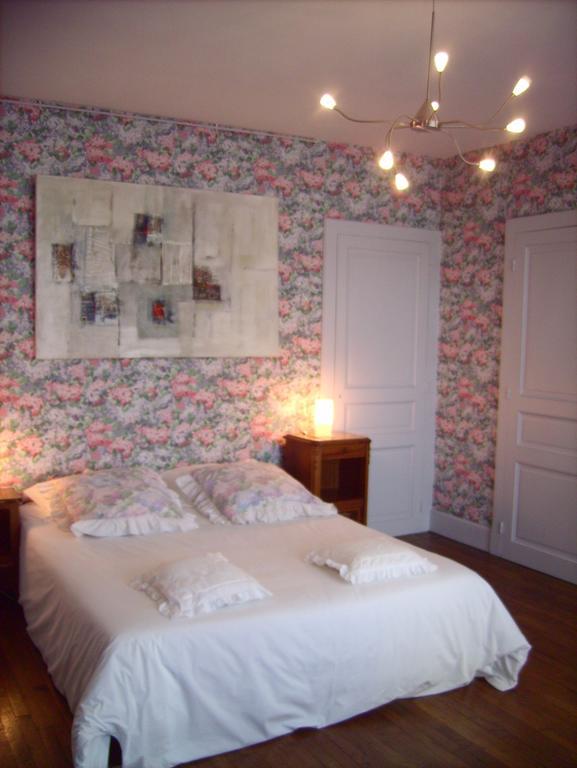 Chambre D'Hotes L'Ambroise Bed & Breakfast Troyes Exterior photo