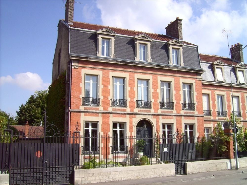 Chambre D'Hotes L'Ambroise Bed & Breakfast Troyes Exterior photo