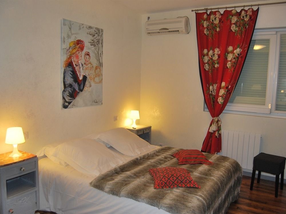 Chambre D'Hotes L'Ambroise Bed & Breakfast Troyes Exterior photo