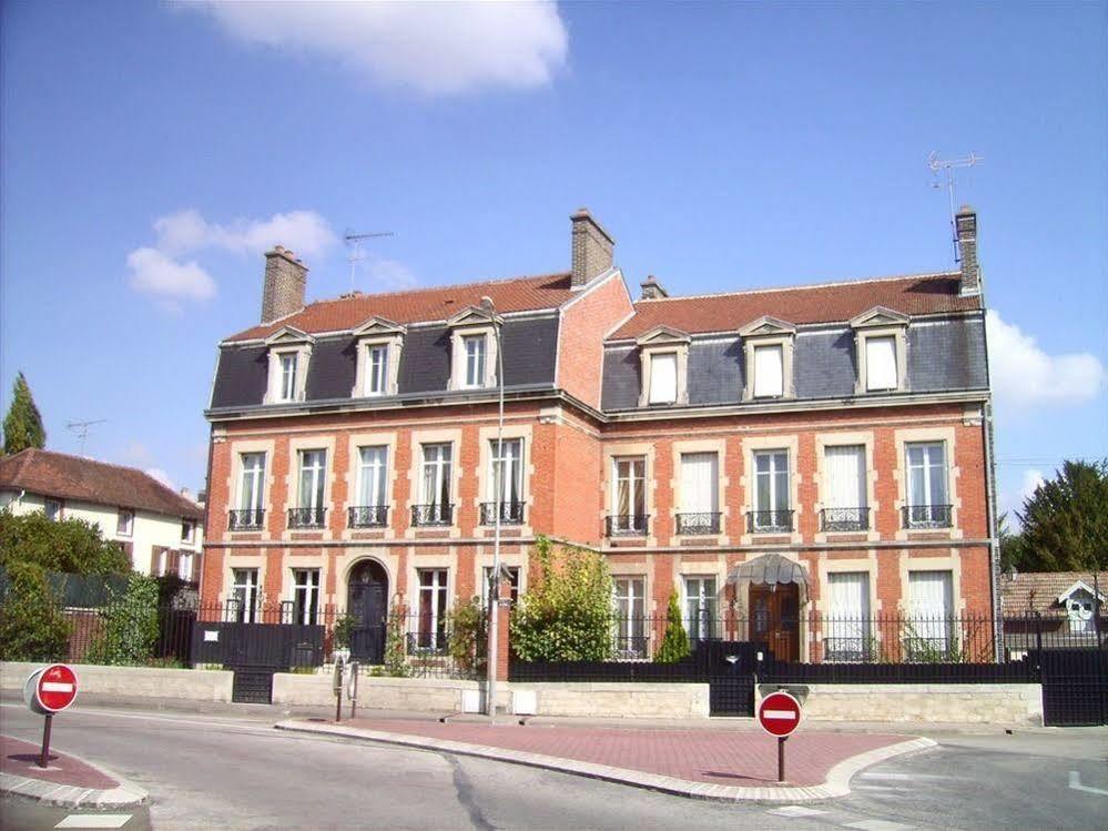 Chambre D'Hotes L'Ambroise Bed & Breakfast Troyes Exterior photo